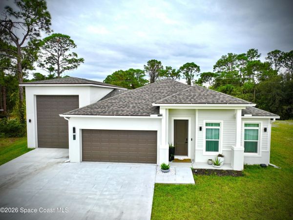 105 Delia Avenue NW , Palm Bay, FL 32907