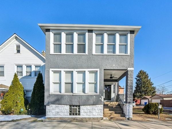 9739 S Escanaba Avenue, Chicago, IL 60617