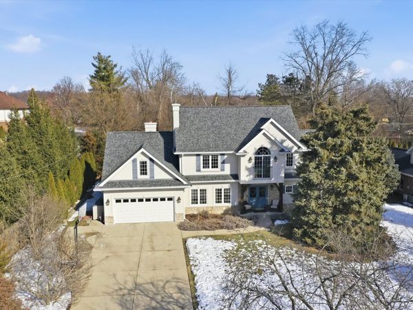 10050 W 127th Street, Palos Park, IL 60464