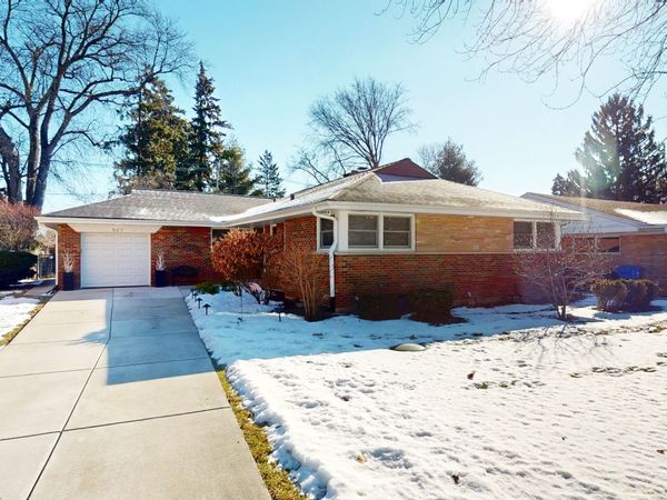 507 S I Oka Avenue, Mount Prospect, IL 60056