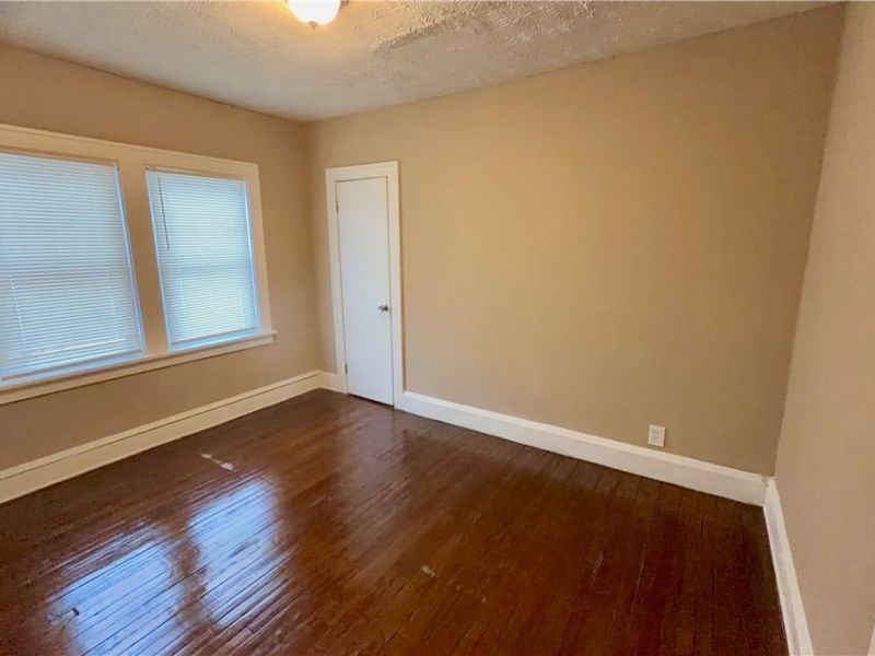 952 Oxford Road, Cleveland, OH 44121 Photo 11