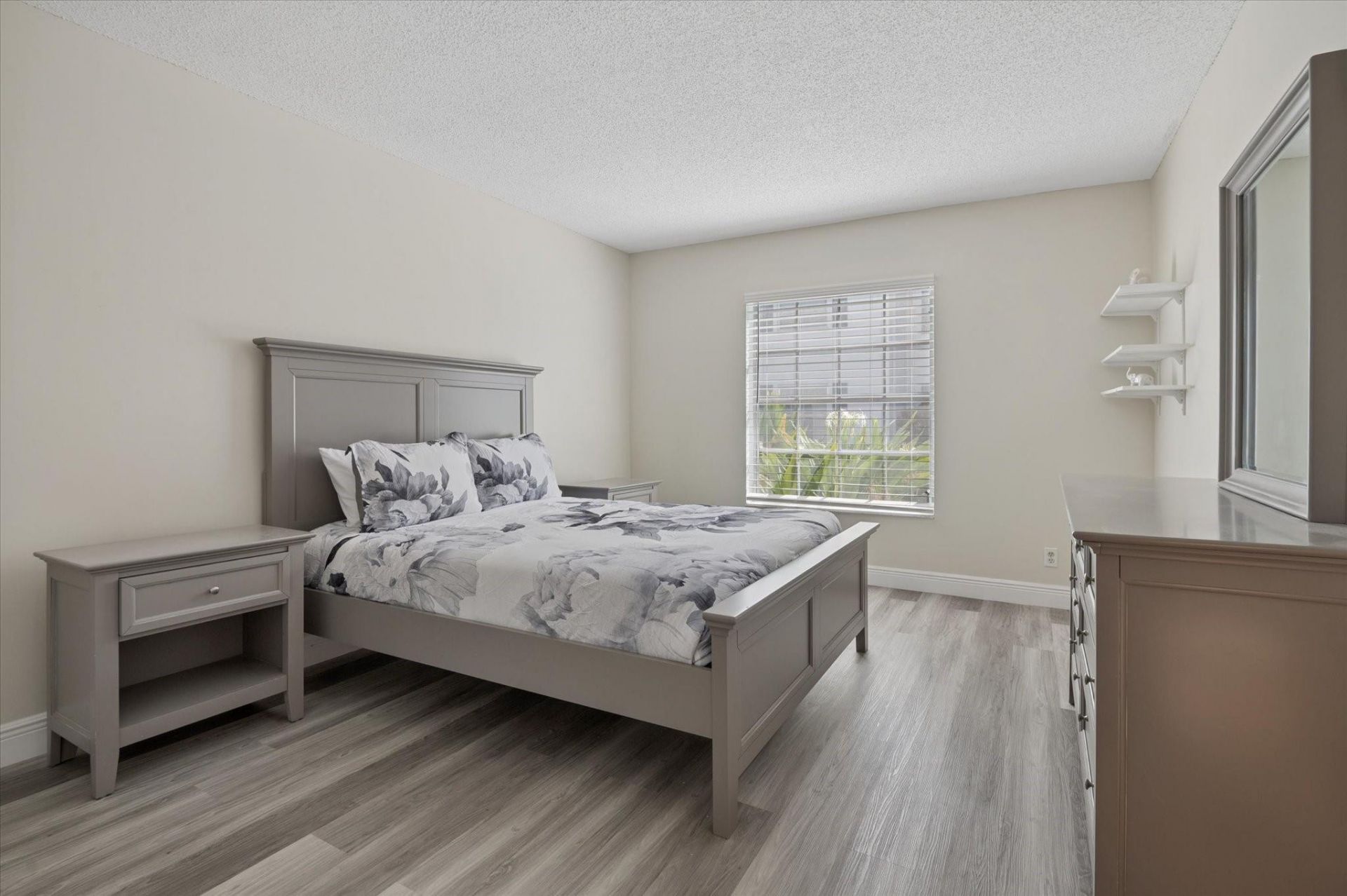 2260 NE 67th Street, Unit 1710, Fort Lauderdale, FL 33308 Photo