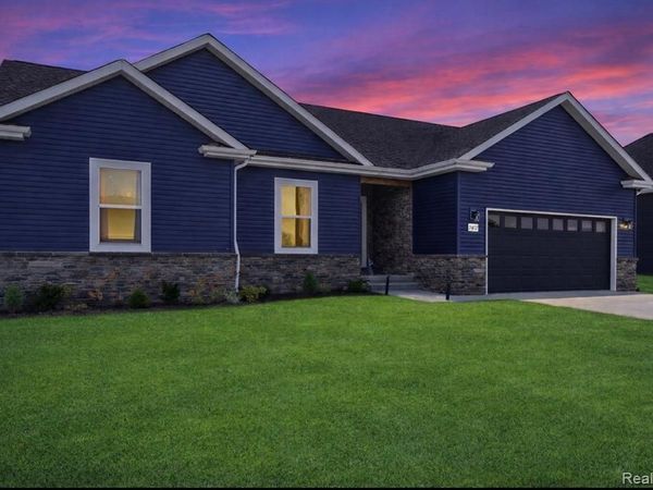 7812 Yorkshire Drive, Almont Vlg, MI 48003