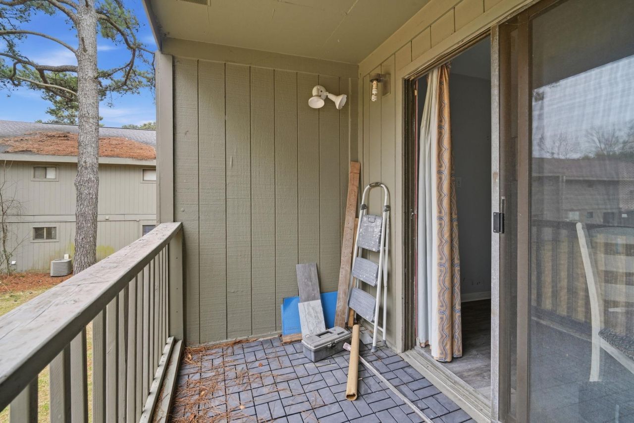 2000 Greens Blvd.  Photo 21