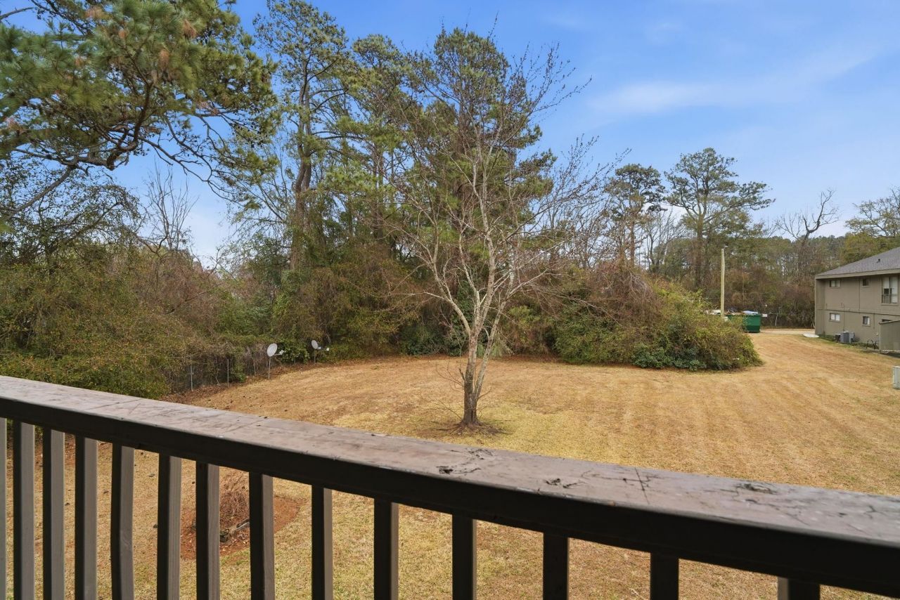 2000 Greens Blvd.  Photo 22