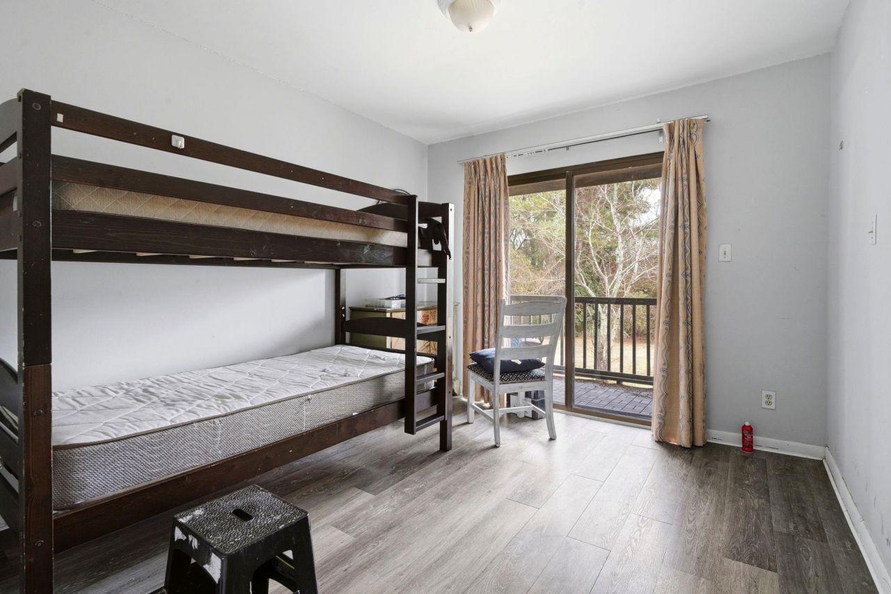 2000 Greens Blvd.  Photo 6