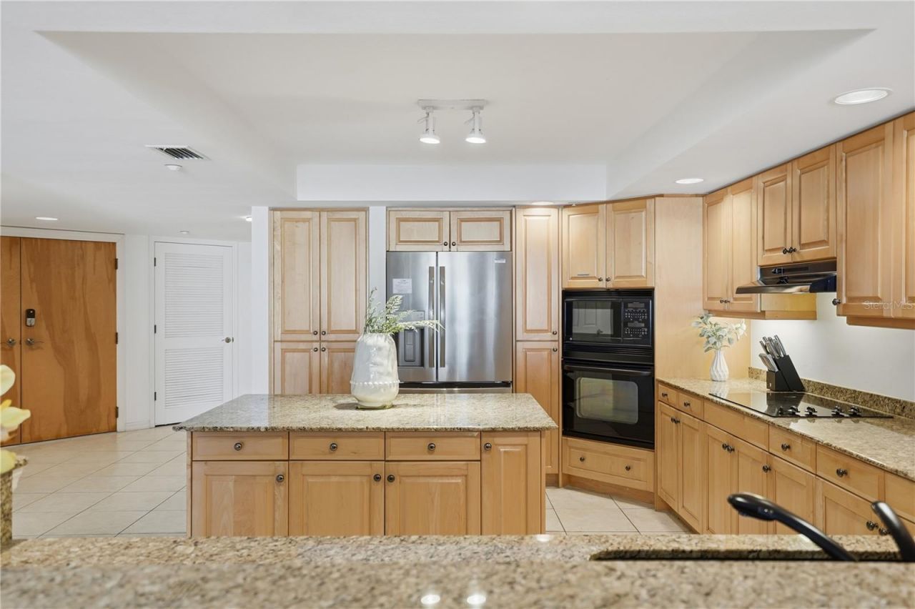 16326 Gulf Boulevard, Unit 307, Redington Beach, FL 33708 Photo