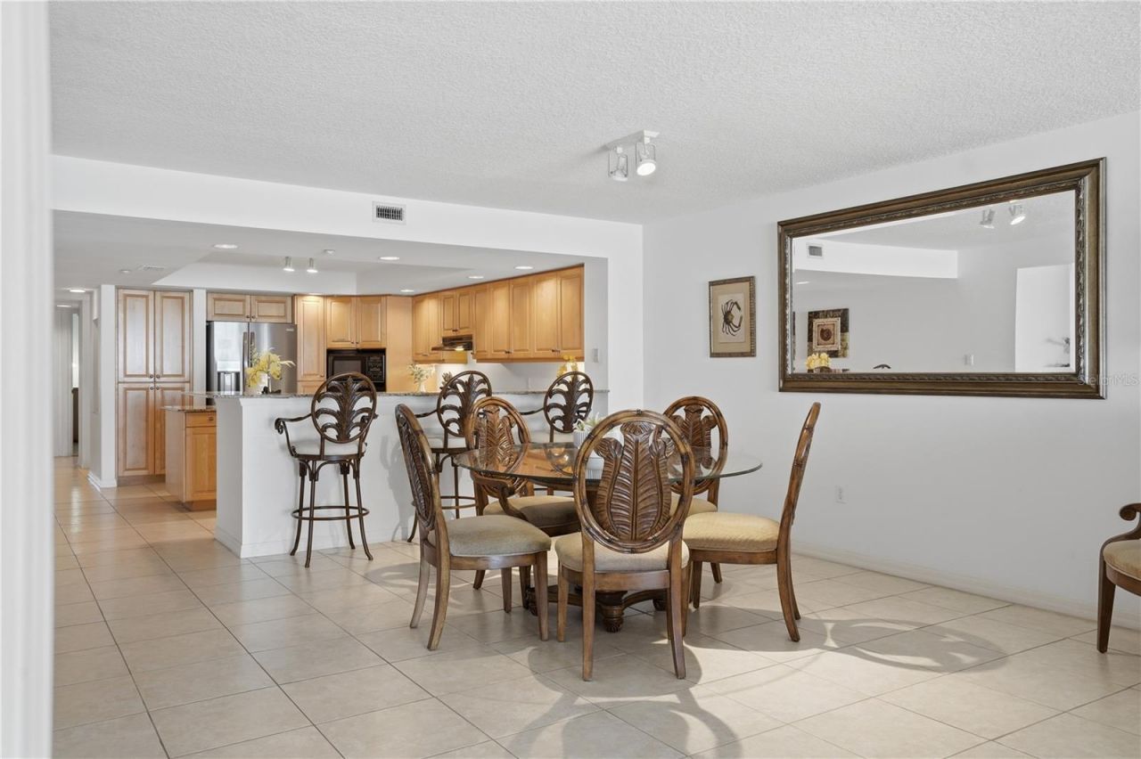 16326 Gulf Boulevard, Unit 307, Redington Beach, FL 33708 Photo