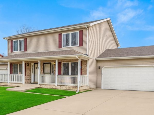 688 S ELIZABETH Street, Unit 688, Maple Park, IL 60151