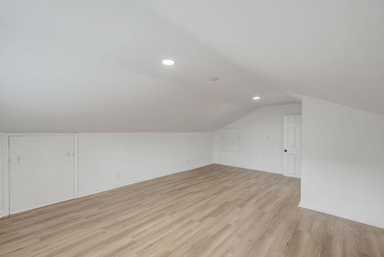 807 Eastern White Pines Road Photo 32