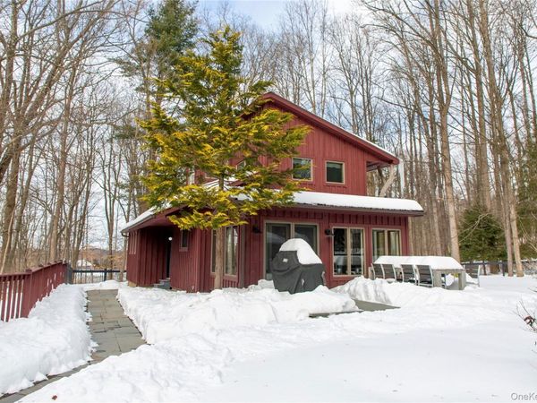 37 Williams Road, Red Hook, NY 12571