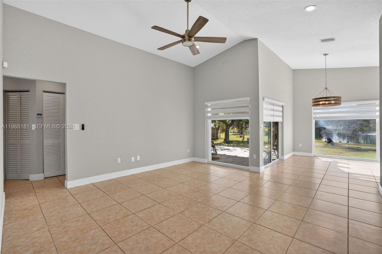 20309 SW 86th Ct, Cutler Bay, FL 33189 Photo