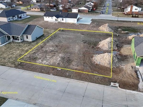 409 Cobblestone , Red Bud, IL 62278