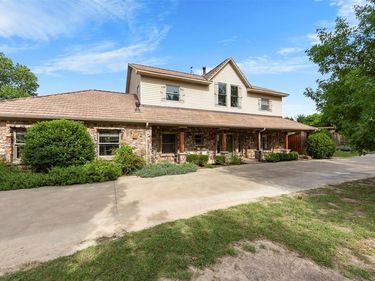 168 Mesa Grande Drive, Fort Worth, TX 76108