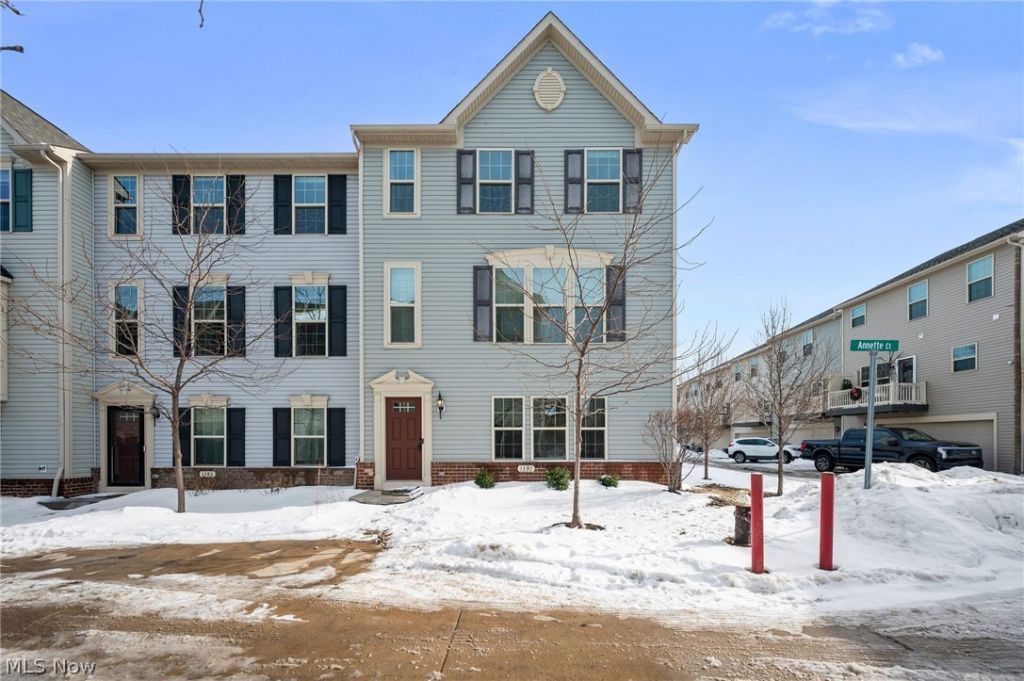 1397 Annette Court, Lakewood, OH 44107 Main Photo