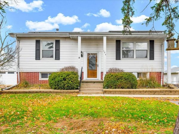 104 E Douglas Street, Carlock, IL 61725