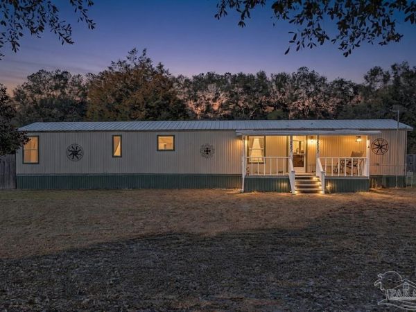 6971 Wallace Dr, Pace, FL 32571