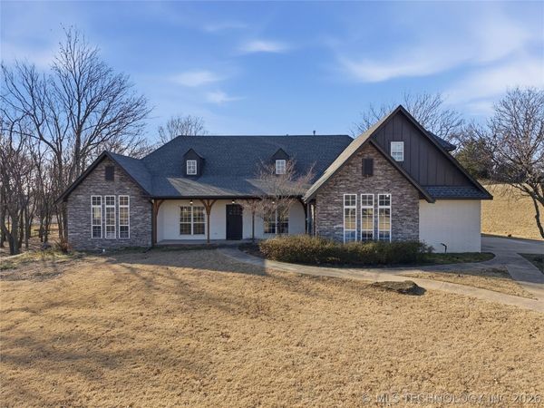 9800 E 510 Road, Claremore, OK 74019