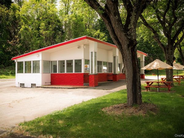 90 Old Route 9W, Port Ewen, NY 12466
