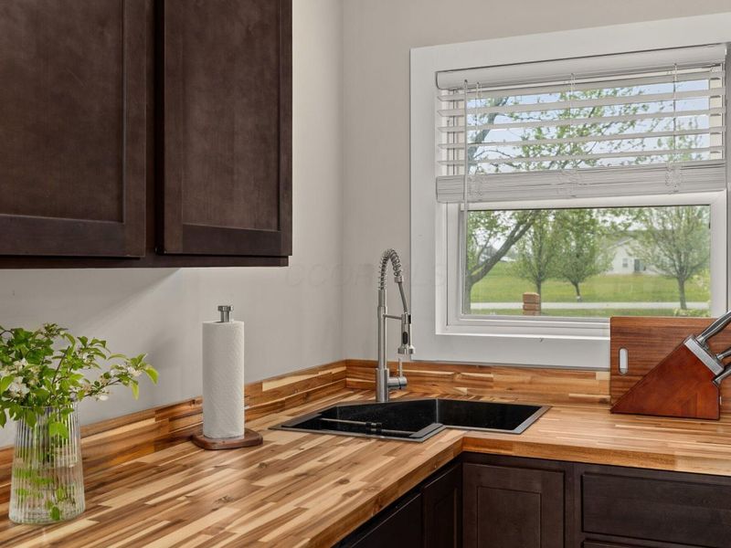 282 Candlewood Boulevard, Unit Unit 2, Lo, Mount Gilead, OH 43338 Photo 11