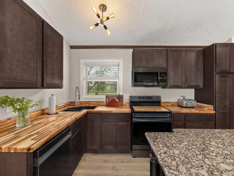 282 Candlewood Boulevard, Unit Unit 2, Lo, Mount Gilead, OH 43338 Photo 9