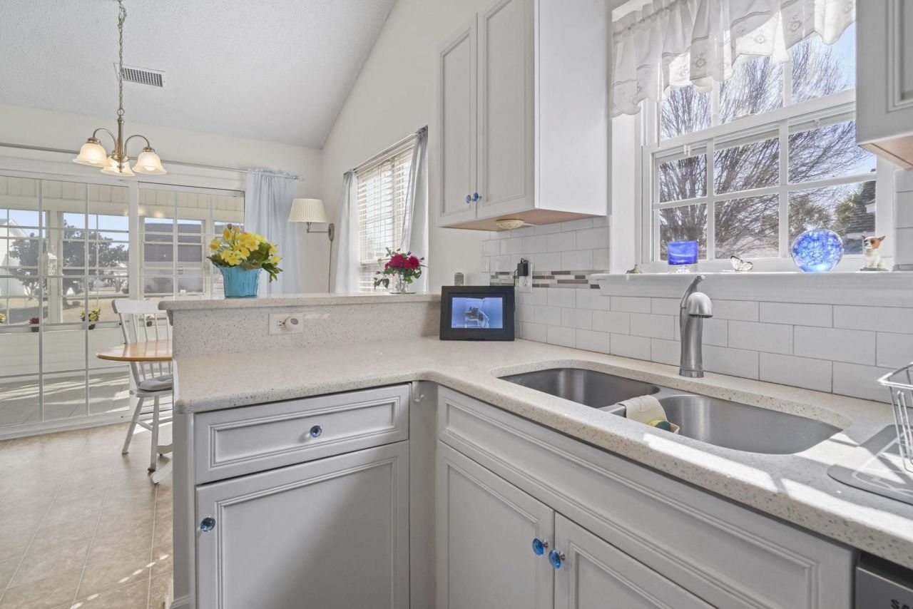 313 Harbour Reef Dr. Photo 16