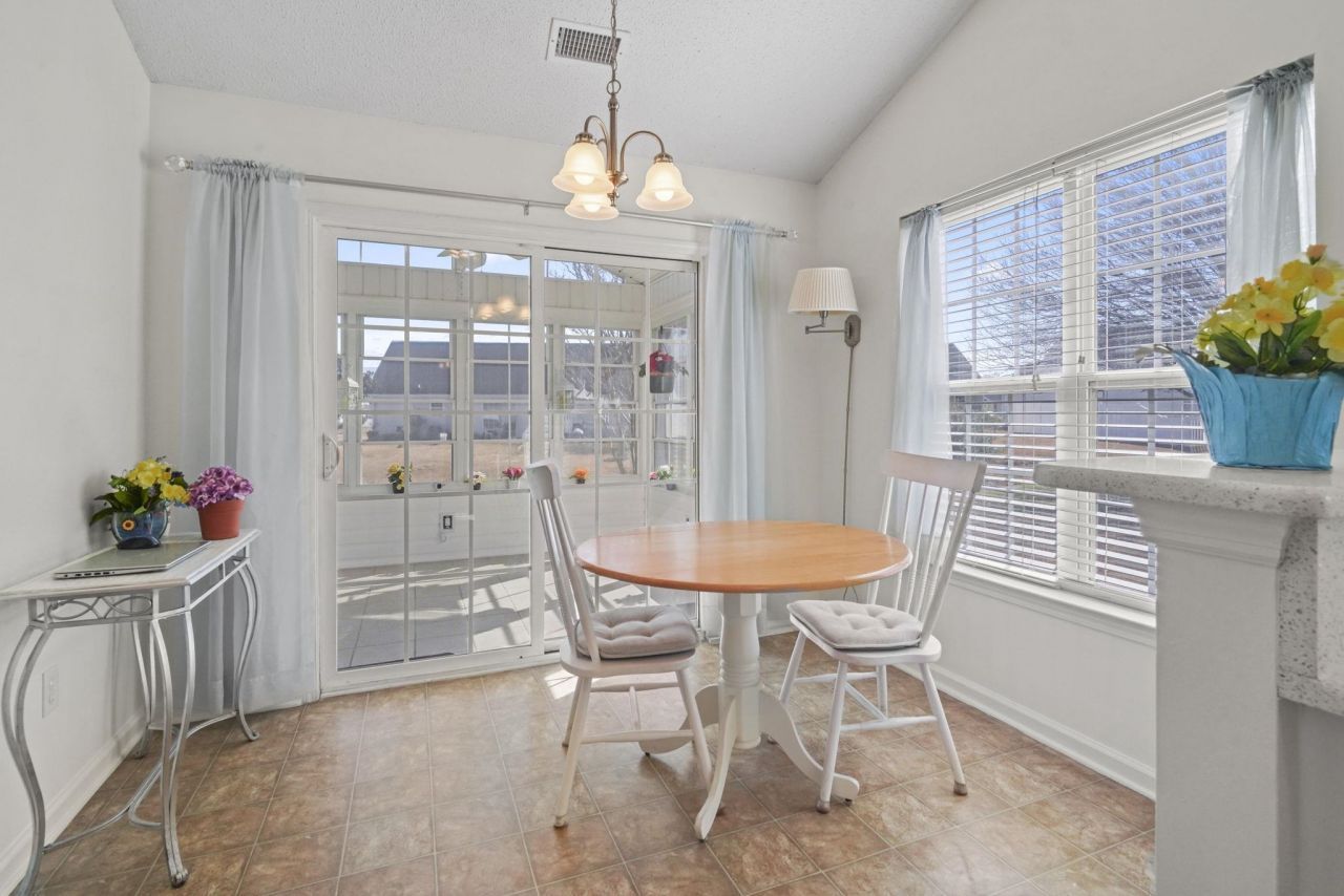 313 Harbour Reef Dr. Photo 18