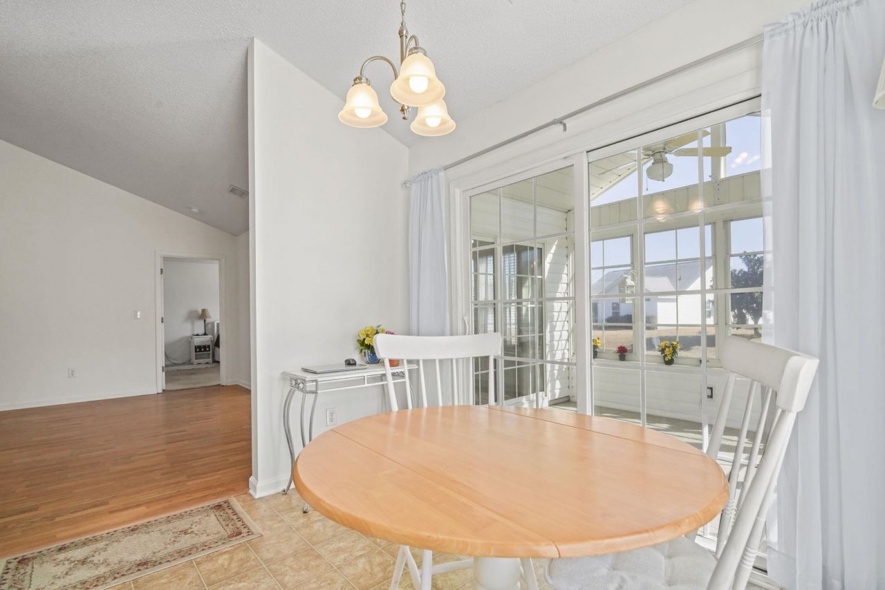 313 Harbour Reef Dr. Photo 19