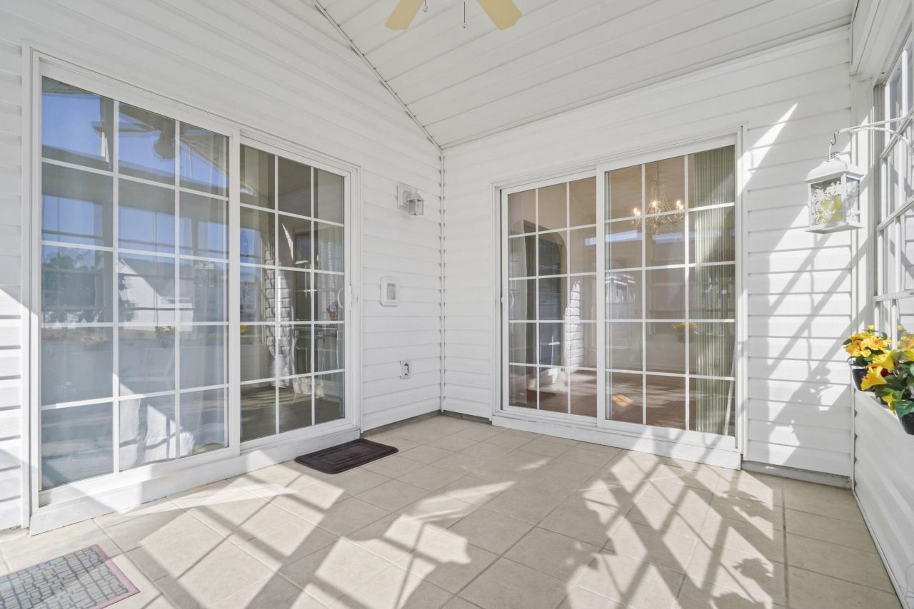 313 Harbour Reef Dr. Photo 21