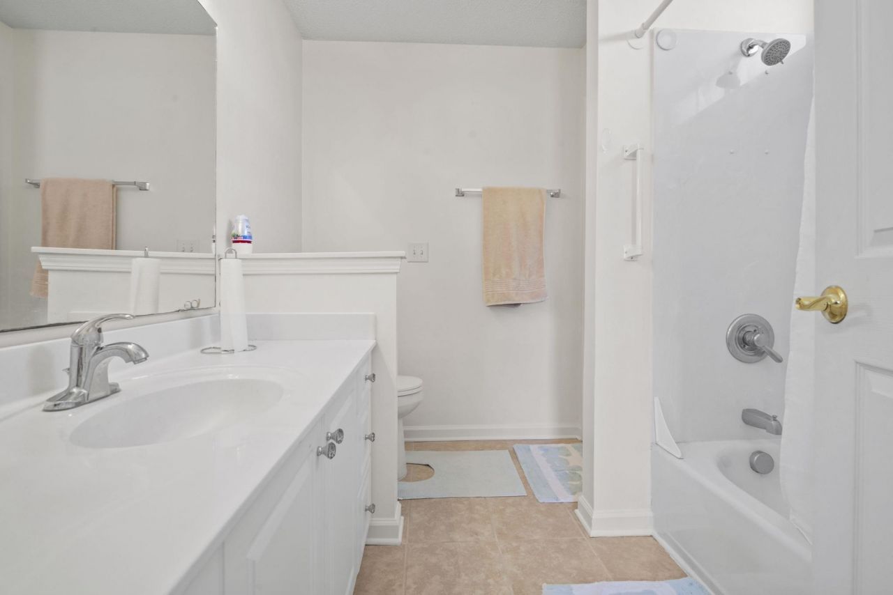 313 Harbour Reef Dr. Photo 26