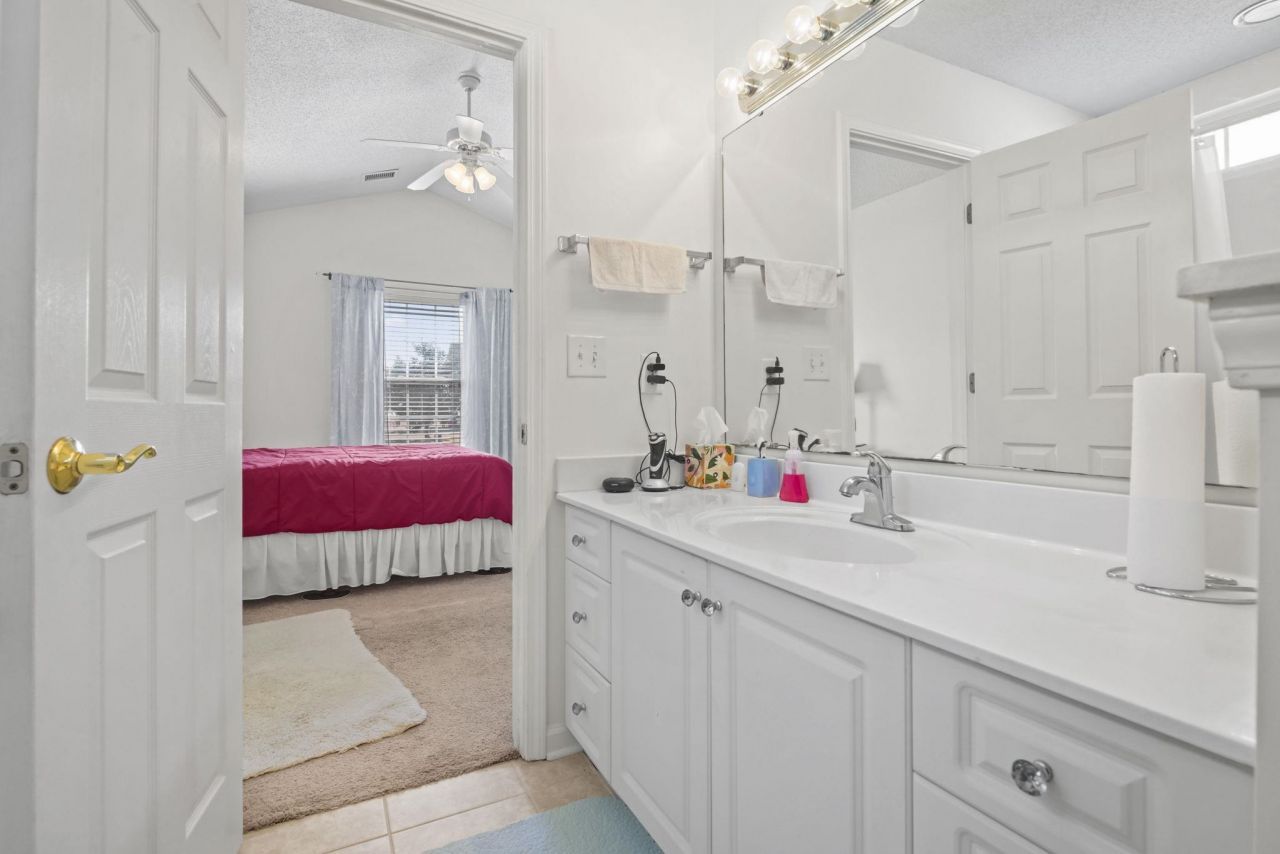 313 Harbour Reef Dr. Photo 27