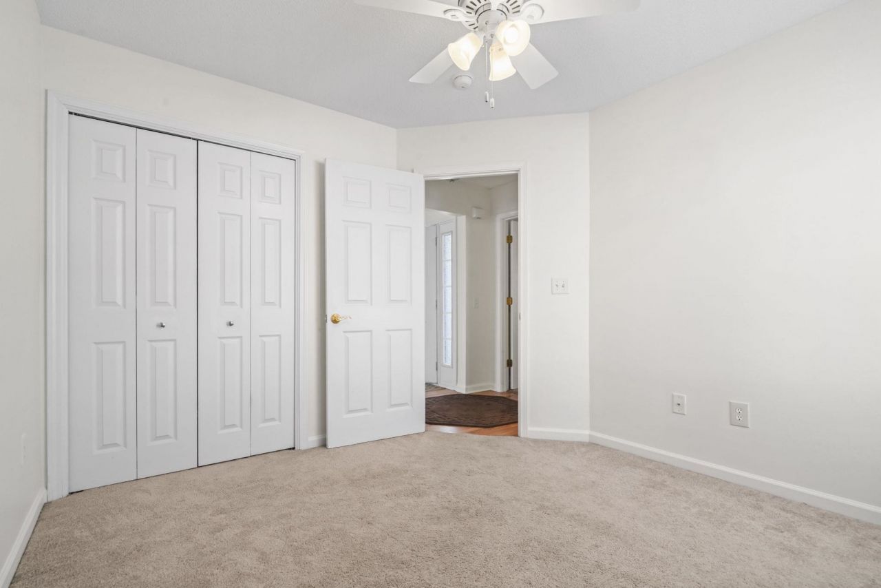 313 Harbour Reef Dr. Photo 31