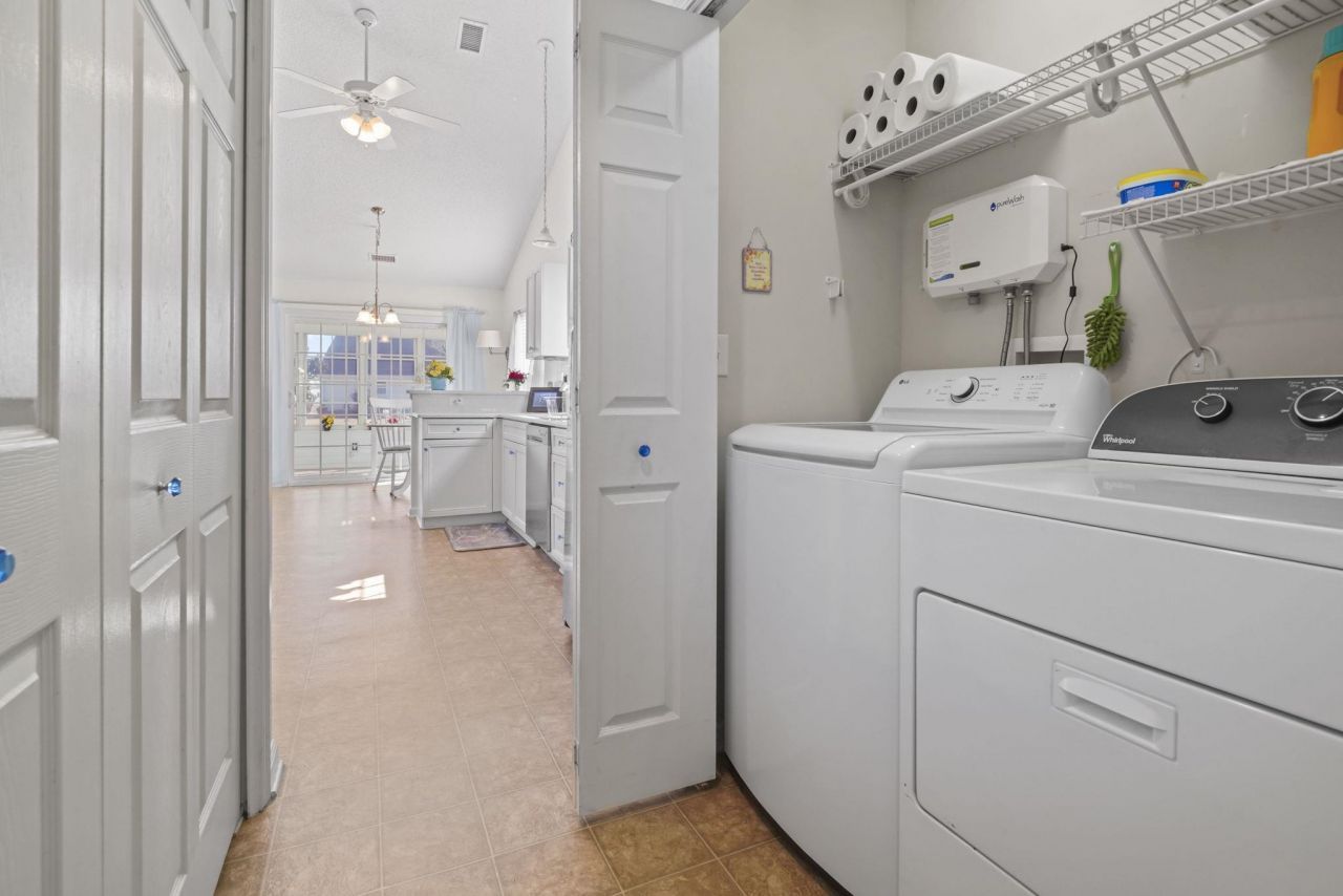 313 Harbour Reef Dr. Photo 33