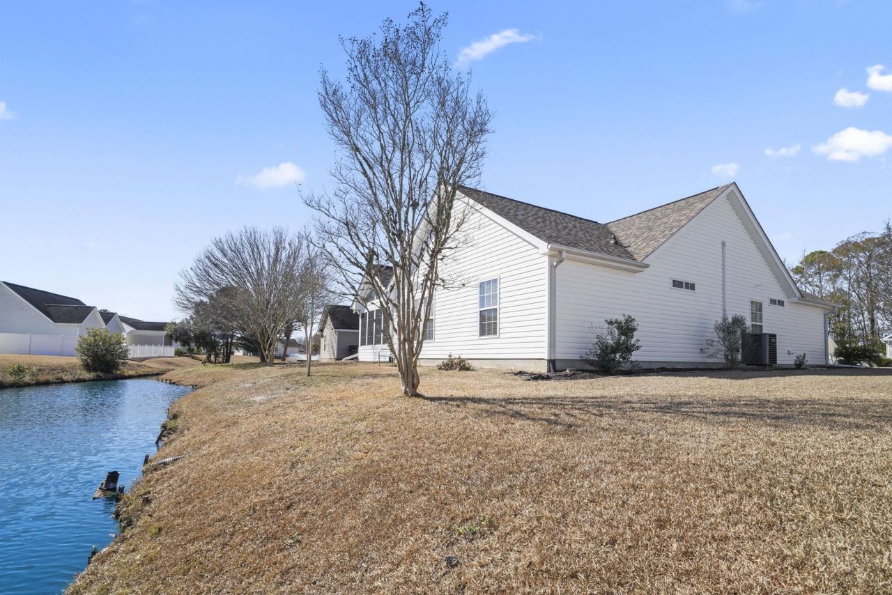 313 Harbour Reef Dr. Photo 37