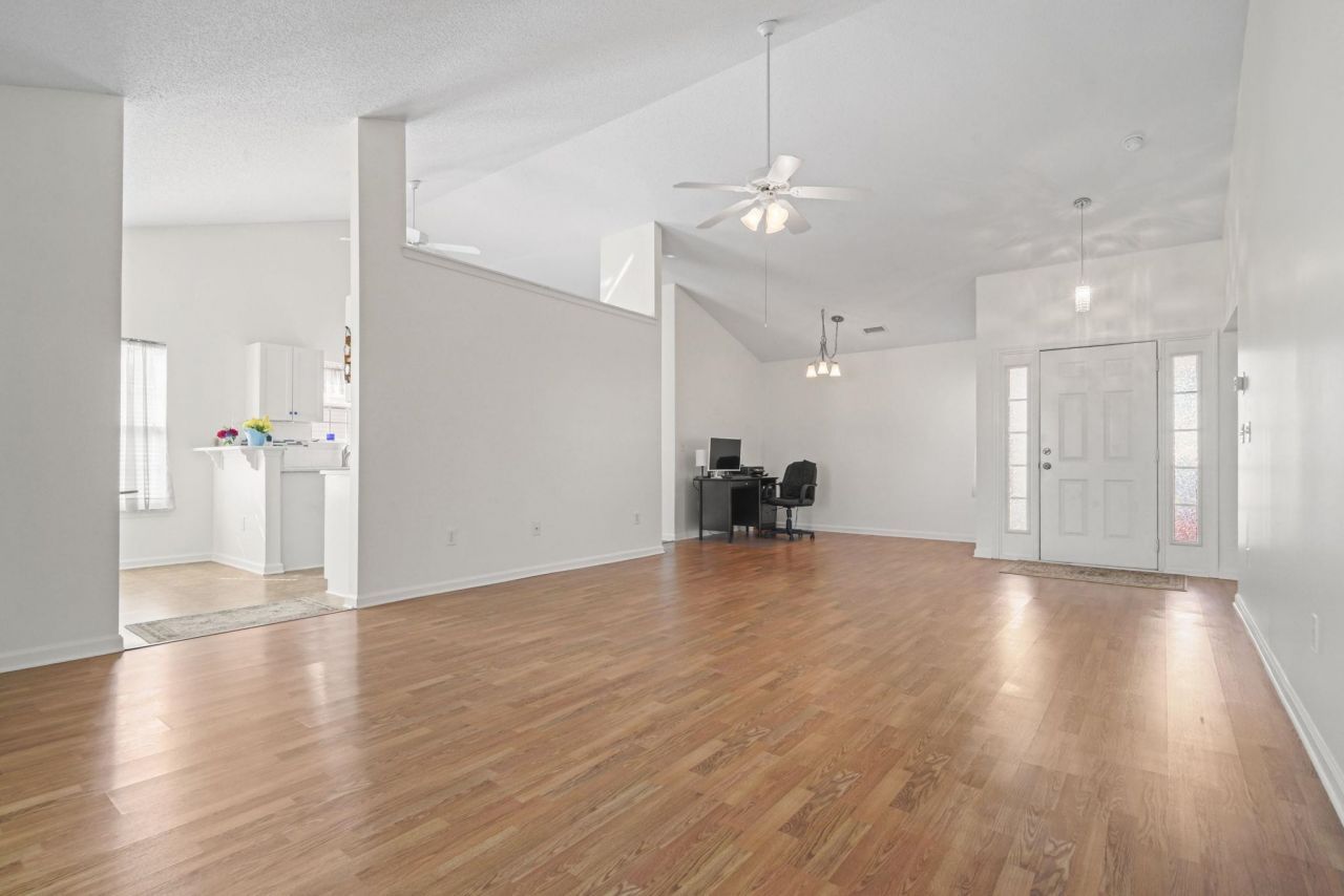 313 Harbour Reef Dr. Photo 4