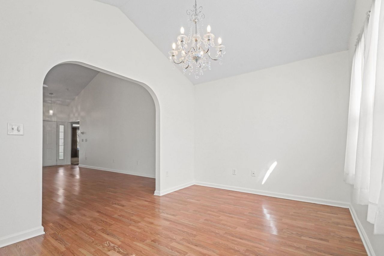 313 Harbour Reef Dr. Photo 7