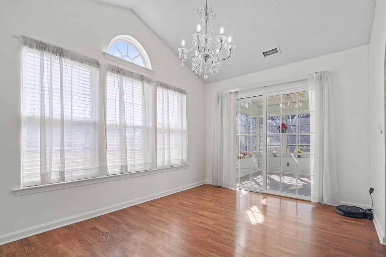 313 Harbour Reef Dr. Photo 8