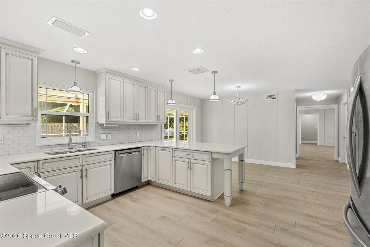 517 N River Oaks Drive , Indialantic, FL 32903 Photo