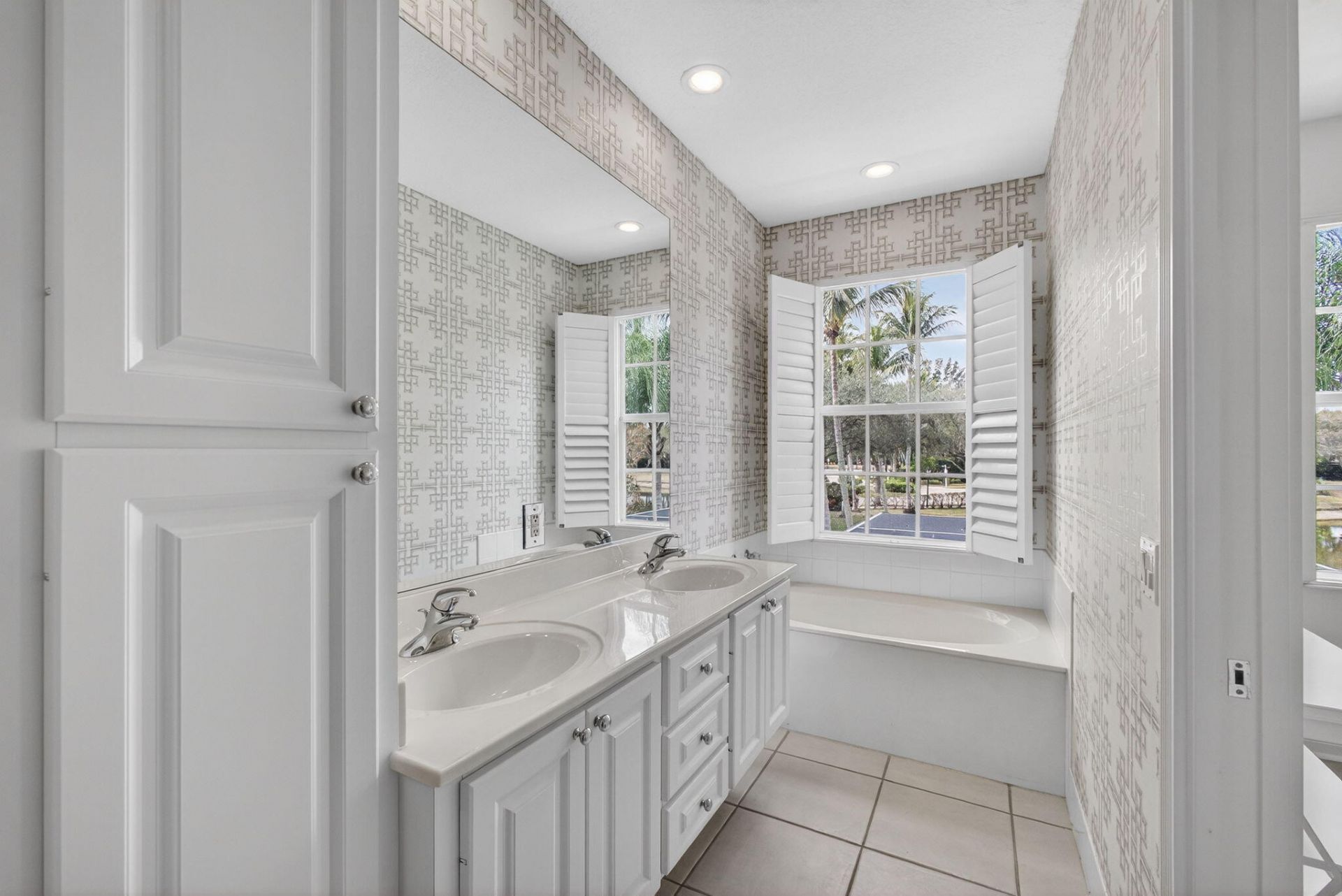 355 Salinas Drive, Palm Beach Gardens, FL 33410 Photo