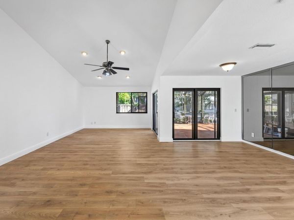 2925 Azalea Dr, Cooper City, FL 33026