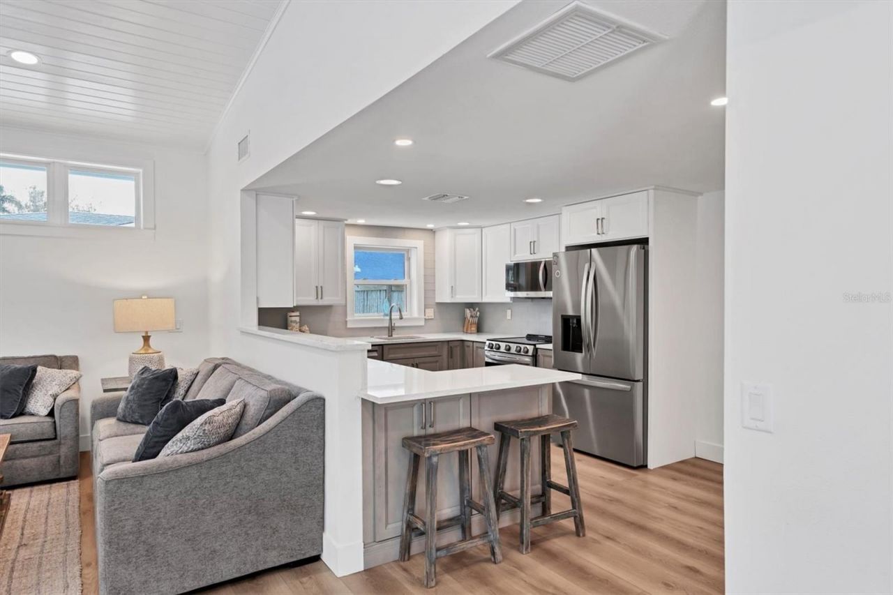 270 Gladiolus Street, Anna Maria, FL 34216 Photo