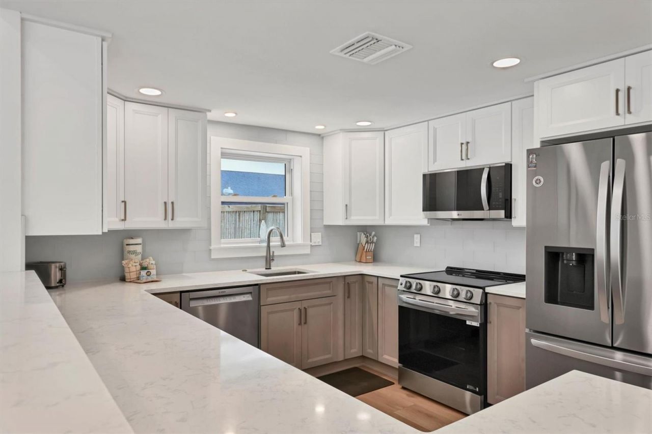 270 Gladiolus Street, Anna Maria, FL 34216 Photo