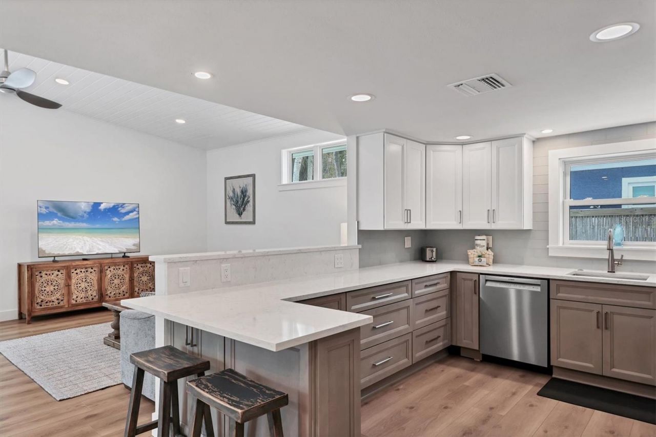 270 Gladiolus Street, Anna Maria, FL 34216 Photo