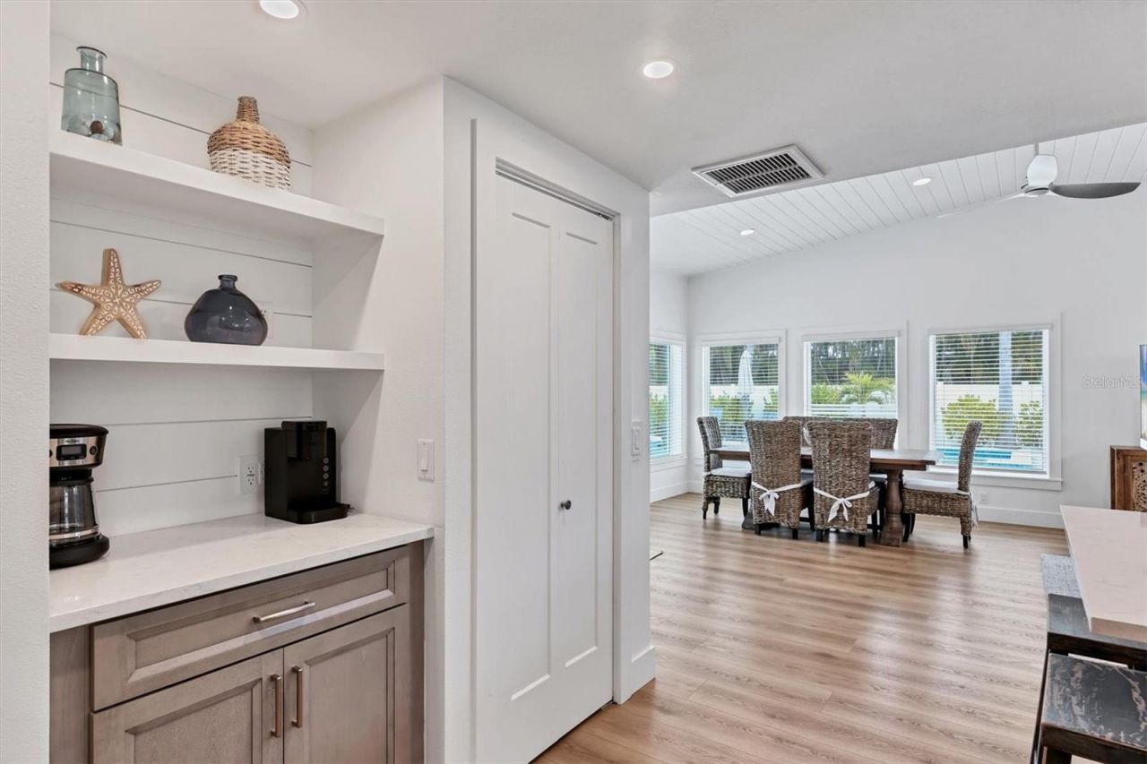 270 Gladiolus Street, Anna Maria, FL 34216 Photo