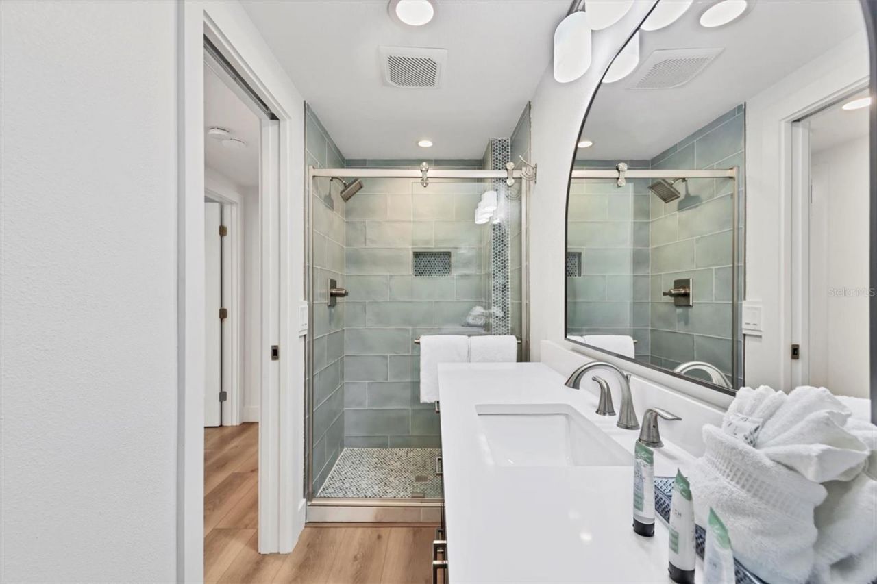 270 Gladiolus Street, Anna Maria, FL 34216 Photo