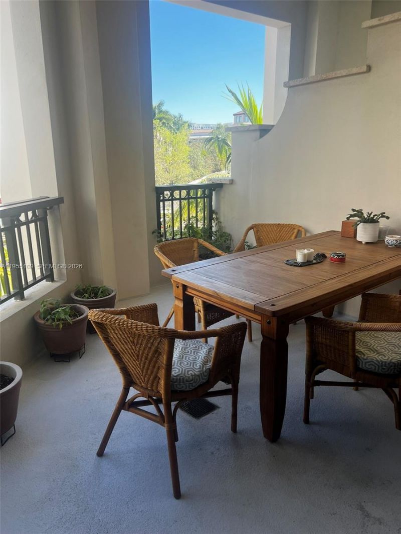 301 Altara Ave, Unit 207, Coral Gables, FL 33146 Photo