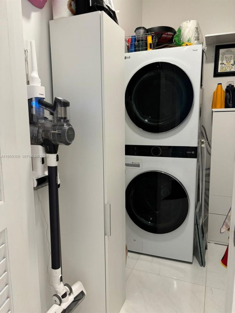 301 Altara Ave, Unit 207, Coral Gables, FL 33146 Photo