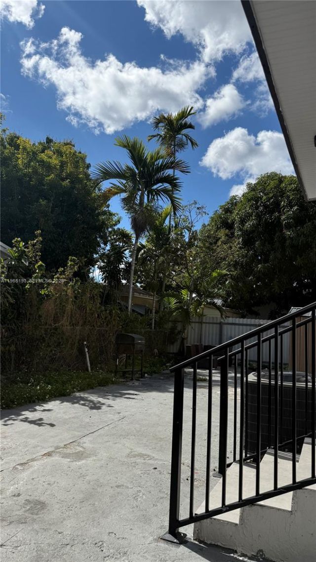 2238 NW 5th St, Unit 1, Miami, FL 33125 Photo