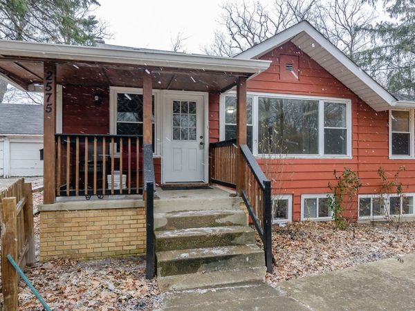 2575 WAUKEGAN Avenue, Highland Park, IL 60035