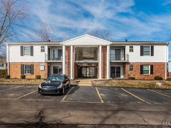 1419 Durango Lane, Unit 2, Fenton, MO 63026